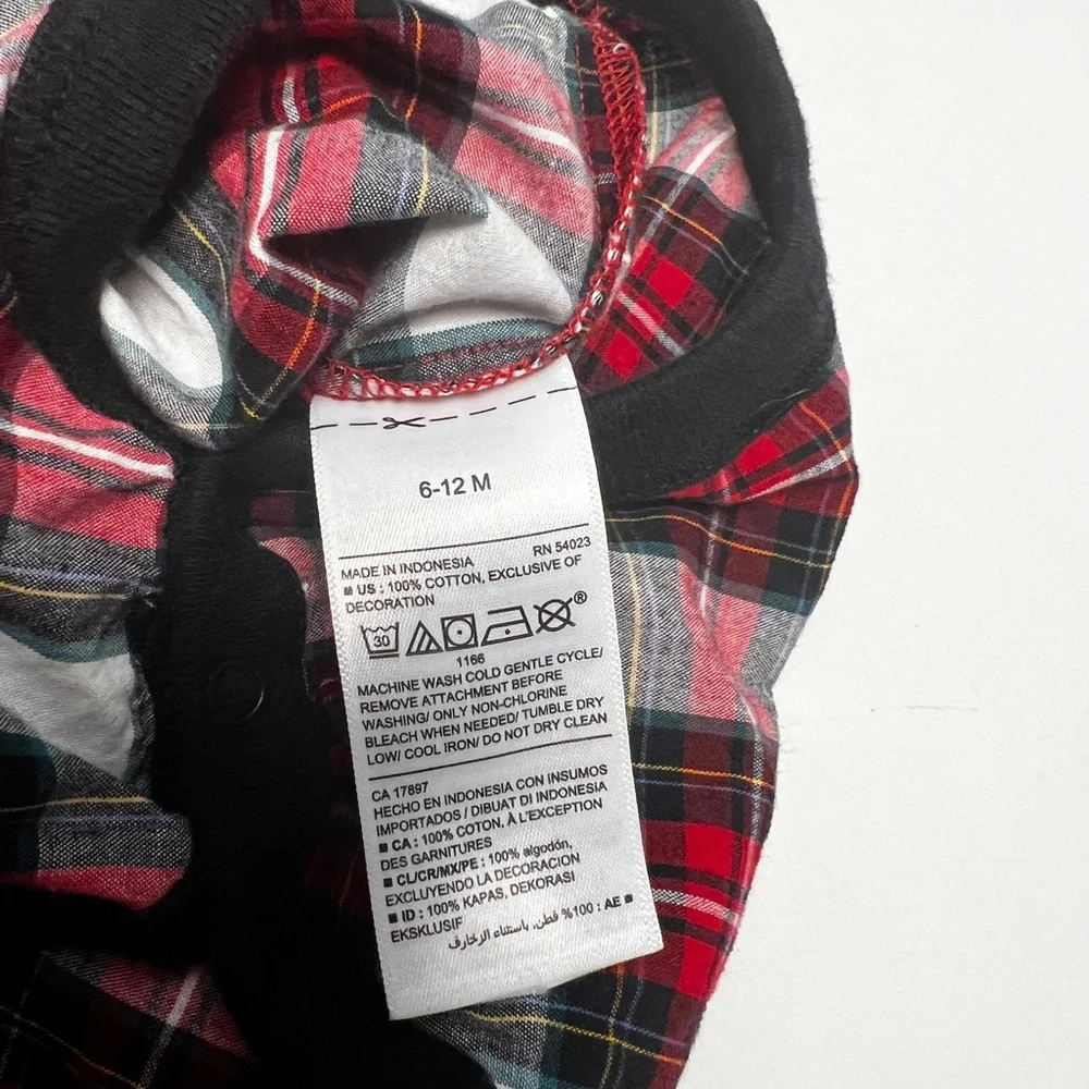 Old Navy onesie‎